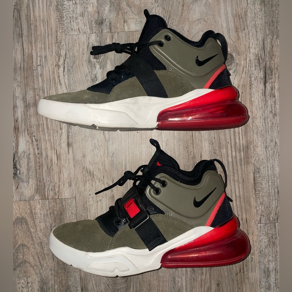 Air Force 270 green red black size 8 men’s like new condition
